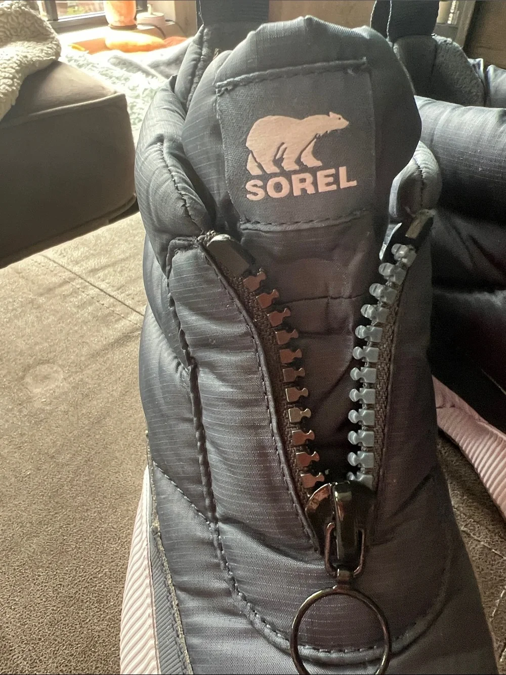 NEW. WMNS. Size 8. Sorel Quilted Navy and White Platform Zip-Up Sneakers.
